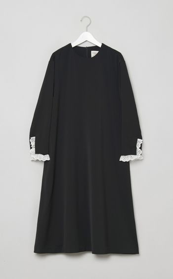 裾レースノーカラーワンピース