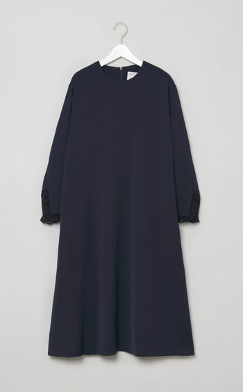 裾レースノーカラーワンピース