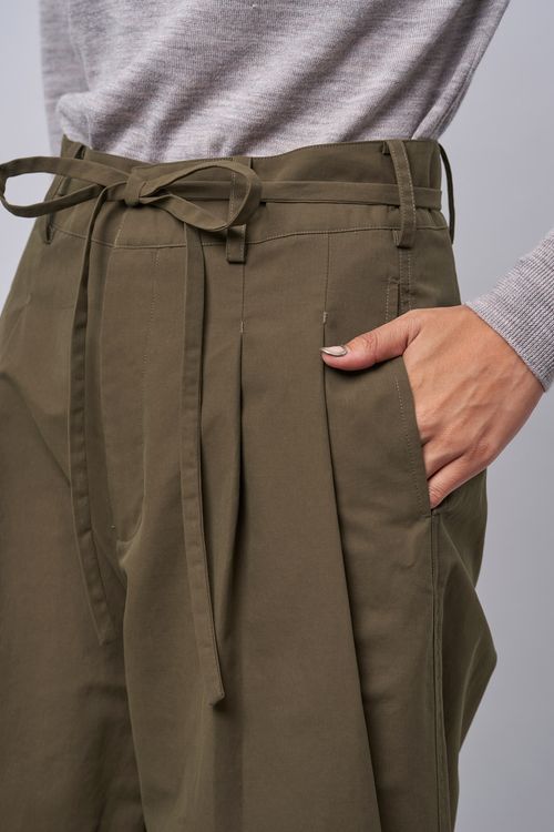 ウエストリボンクロップドパンツ