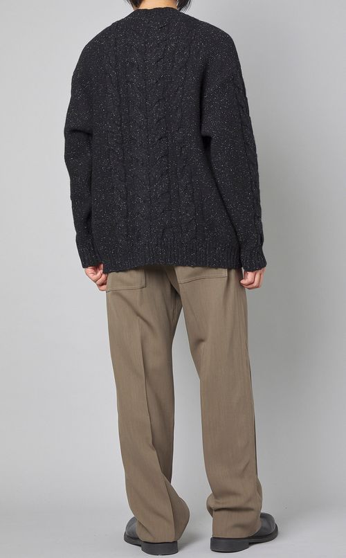 ケーブルニットプルオーバー