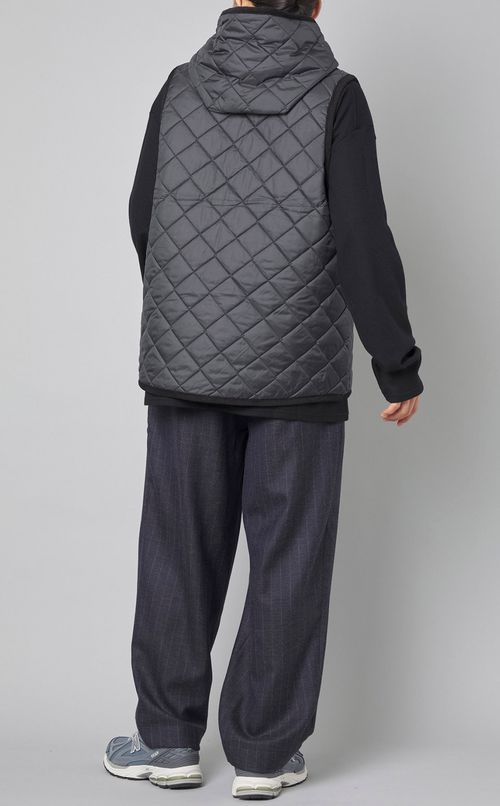 フーデッドキルティングジレ