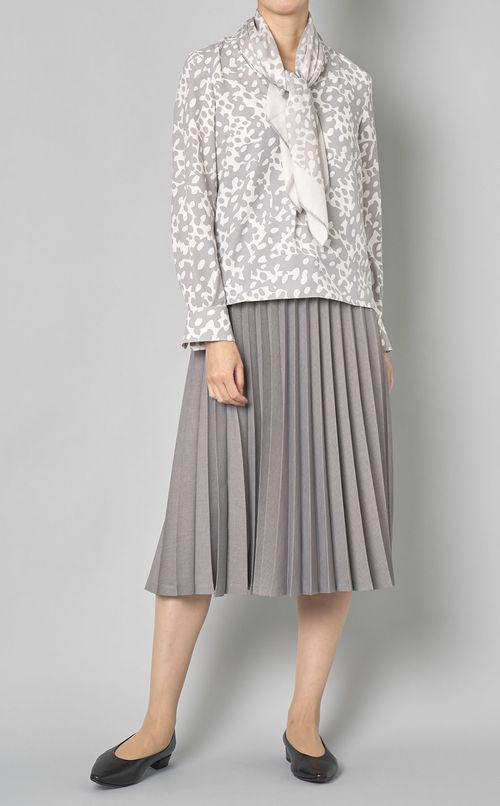 アブストラクトドットプリントブラウス