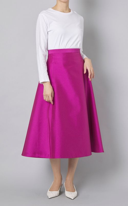 バックサテンフレアスカート