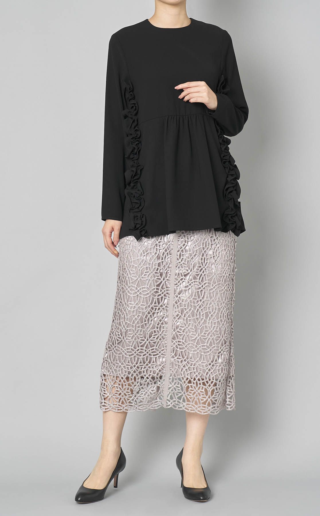 hue DAY TO EVENING｜サイドフリルギャザーブラウス