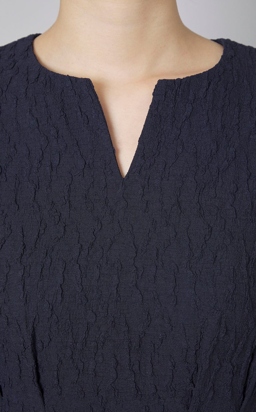 パフィジャガードキーネックワンピース