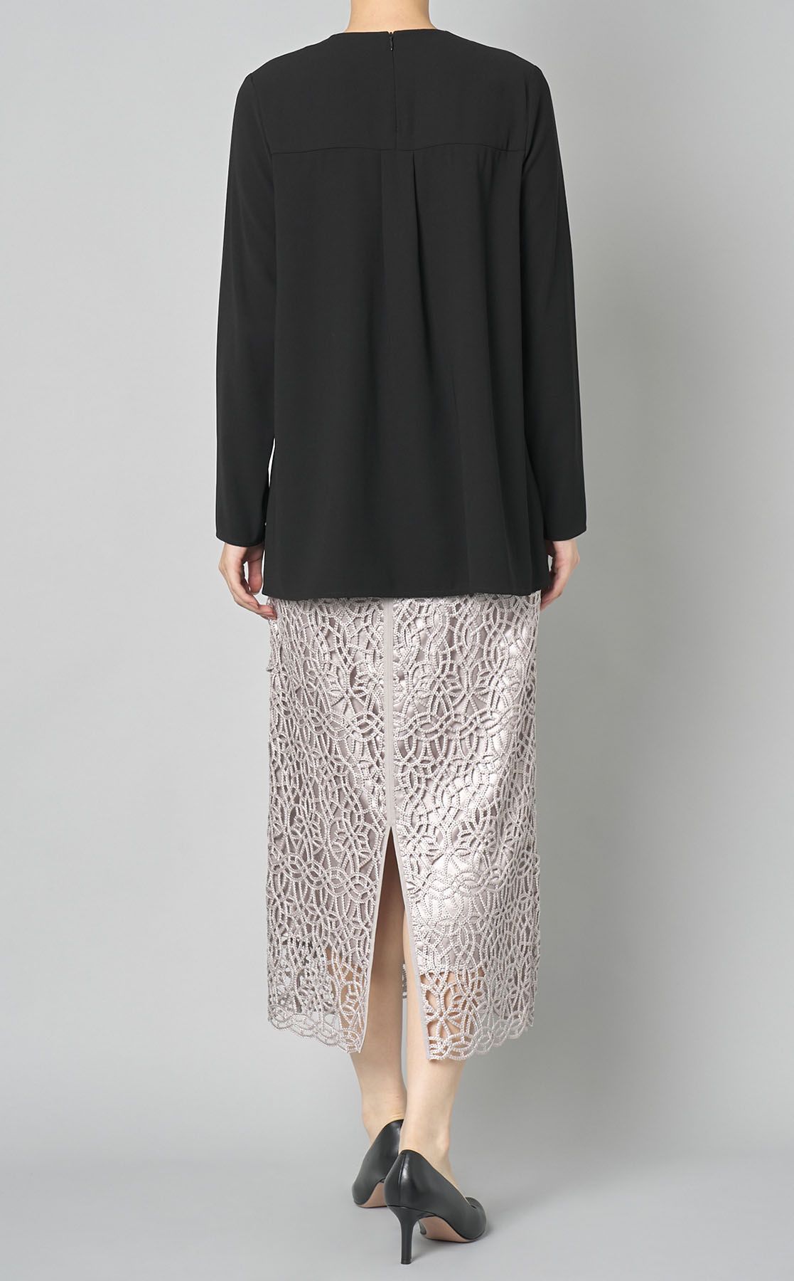 hue DAY TO EVENING｜サイドフリルギャザーブラウス