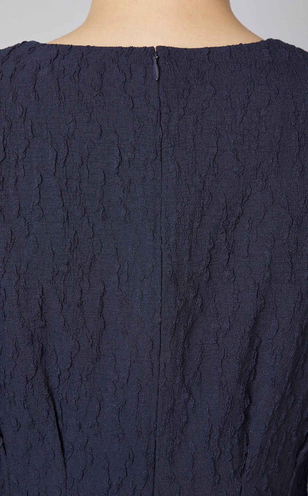 パフィジャガードキーネックワンピース