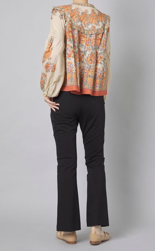 フラワープリントタックブラウス