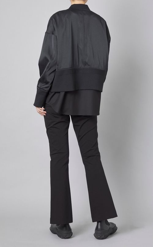 サテンボンバージャケット