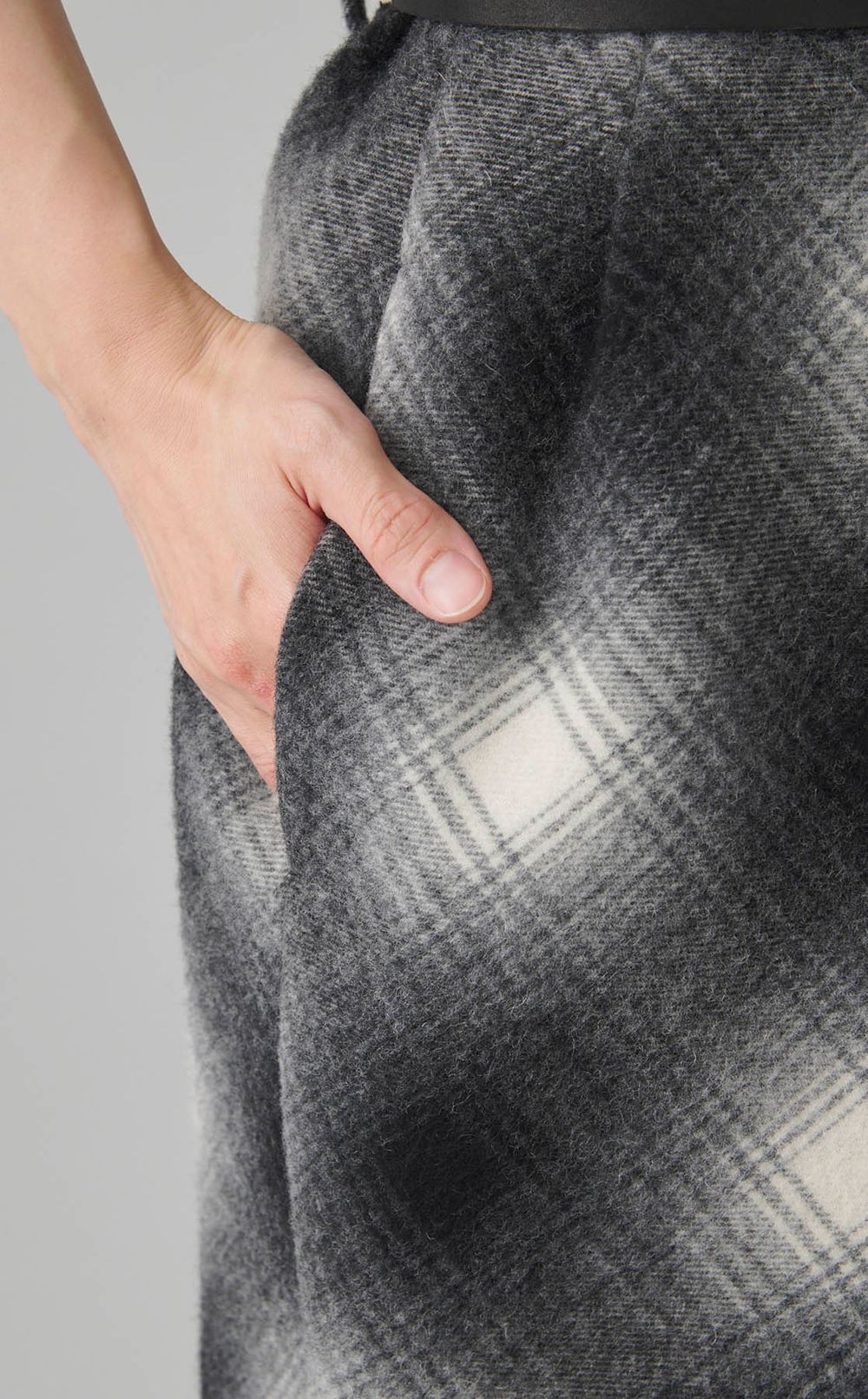 チェックバイヤスロングスカート