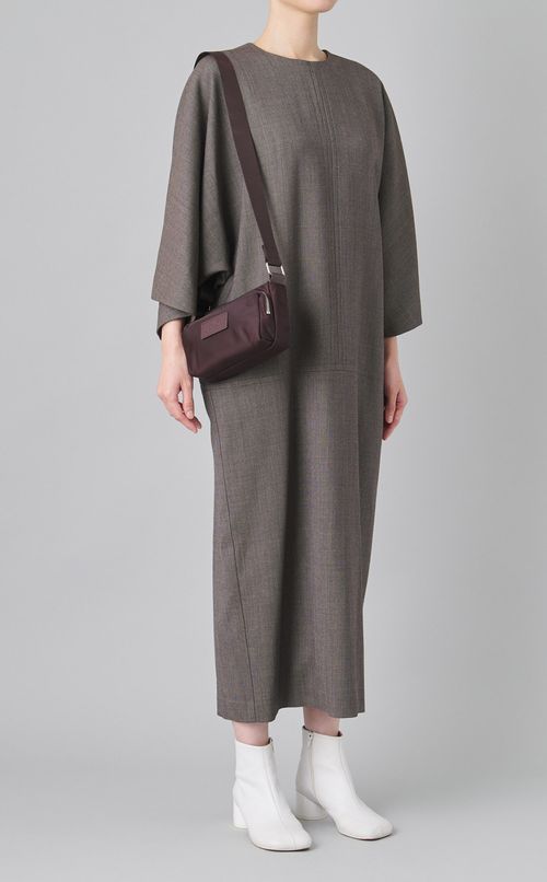 ナイロンクロスボディバッグ