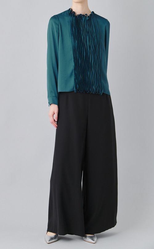 フロント切替デザインブラウス