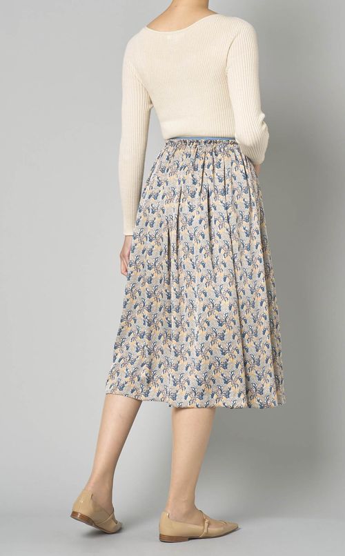 フラワープリントタックスカート