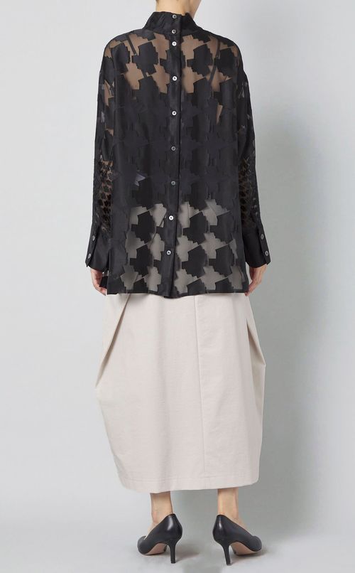 ジオメトリックオパールブラウス