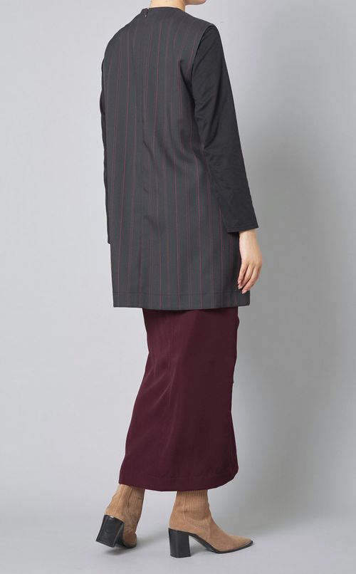 ピンストライプロングジレ