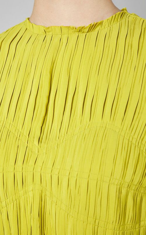 プリーツノースリーブブラウス