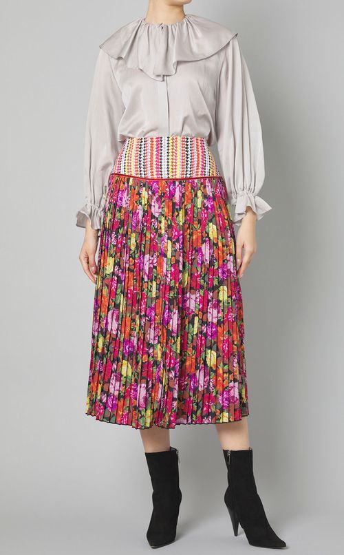 サテンラッフルカラーブラウス