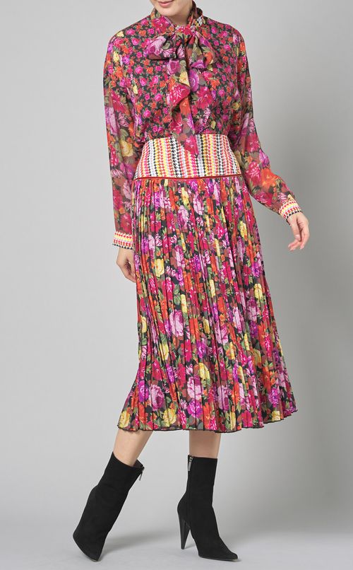 マルチフラワープリントミディスカート