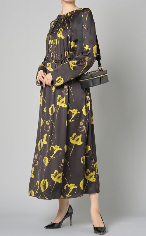 ショルダーチェーン付スクエアバッグ