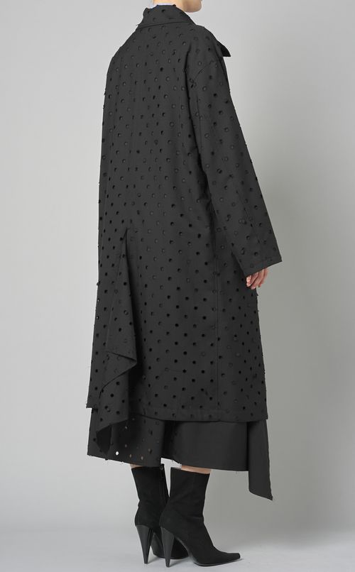 ギャバドッ卜パンチングロングコート