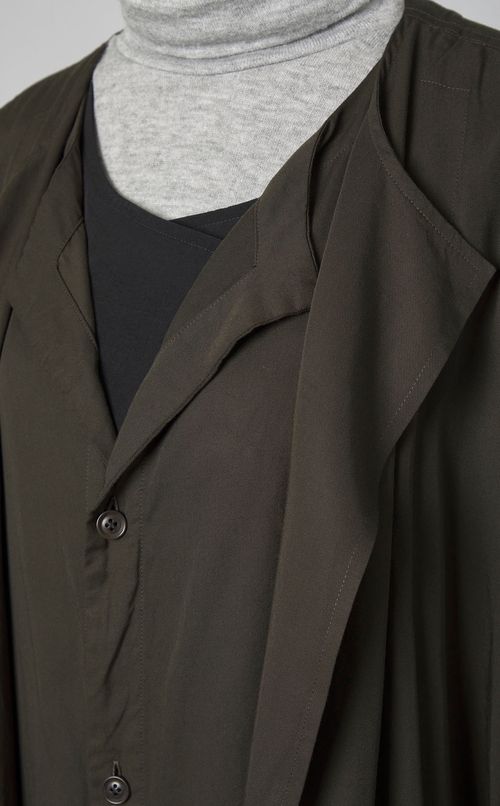 レイヤードノーカラーロングコート