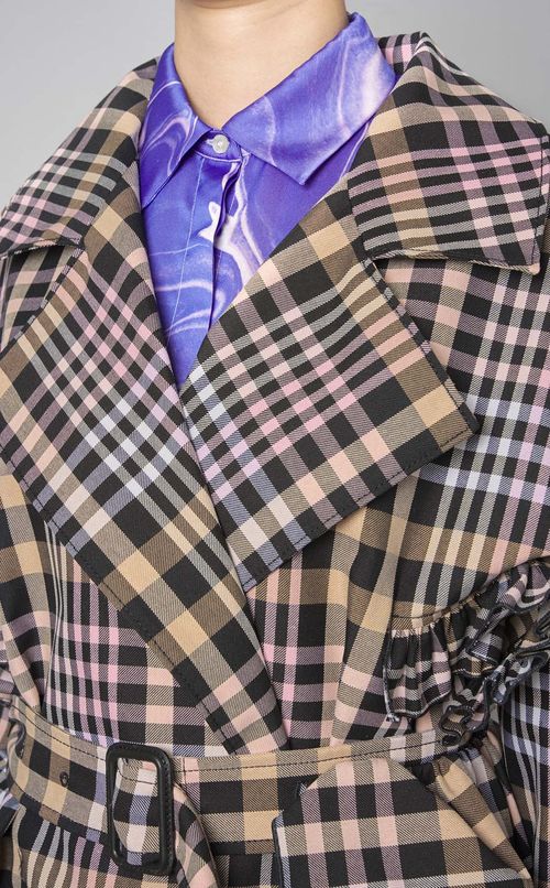 フリルベル卜付チェックトレンチコート