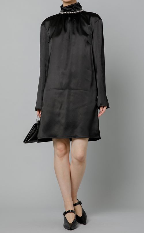 ビジュー付ハイネックミニドレス