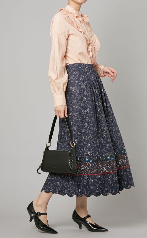 フロントフリルブラウス