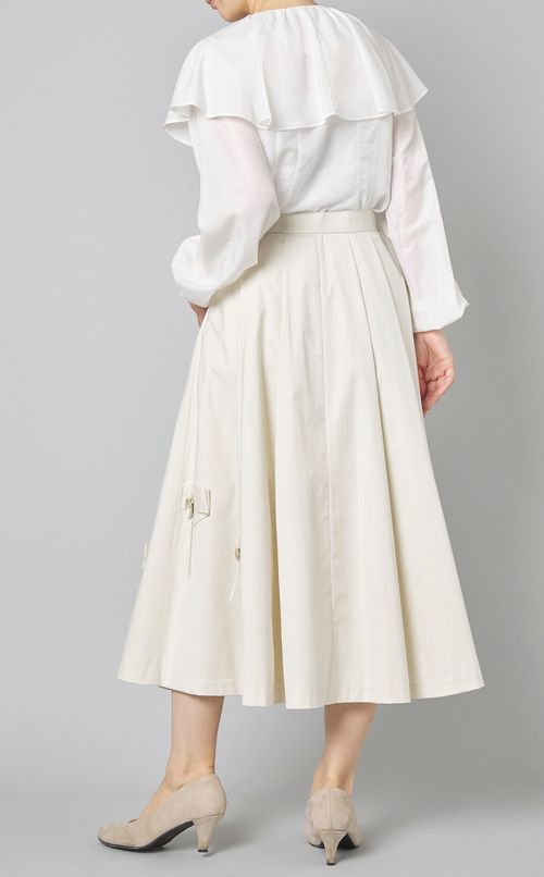 スクエアネックタックブラウス