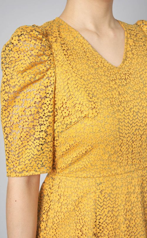 ラッセルレースパフショルダードレス