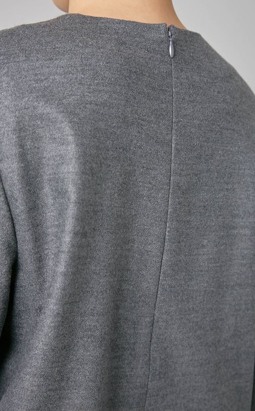 ウール混ケープスリーブブラウス