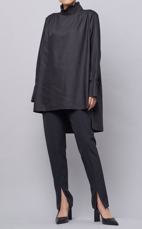 スタンドカラーシャーリングブラウス