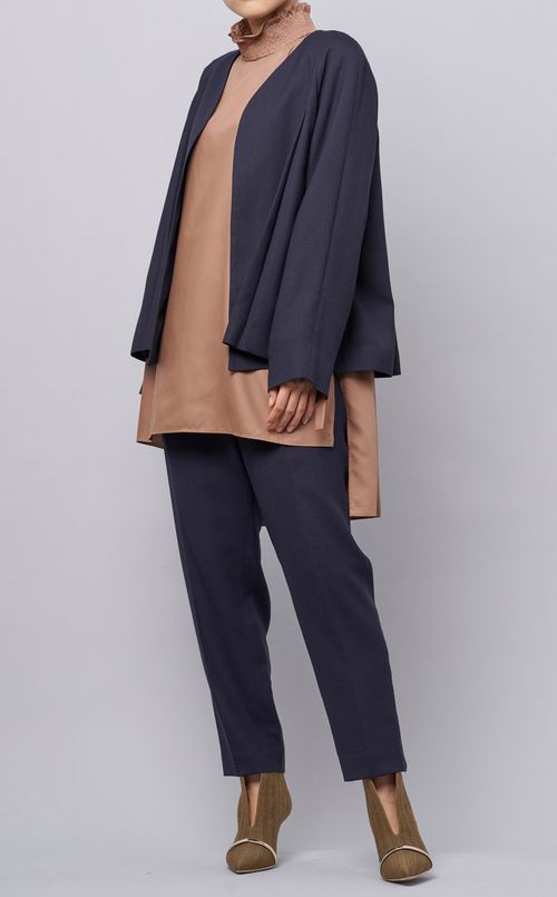 スタンドカラーシャーリングブラウス