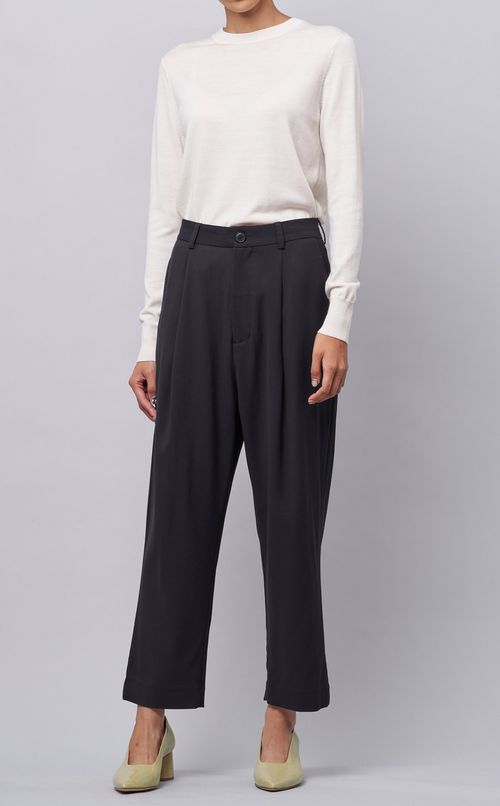 クロップドテーパードパンツ