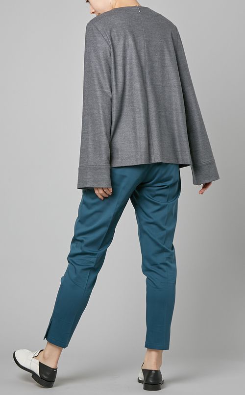 ウール混ケープスリーブブラウス