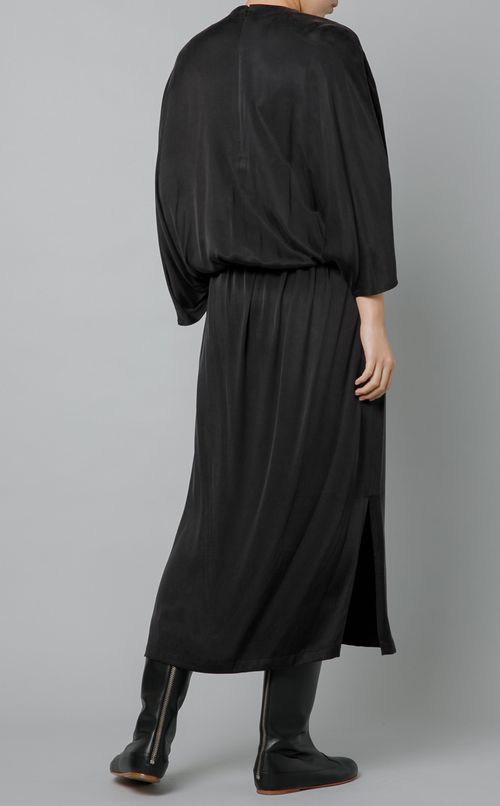 ボリュームスリーブロングワンピース