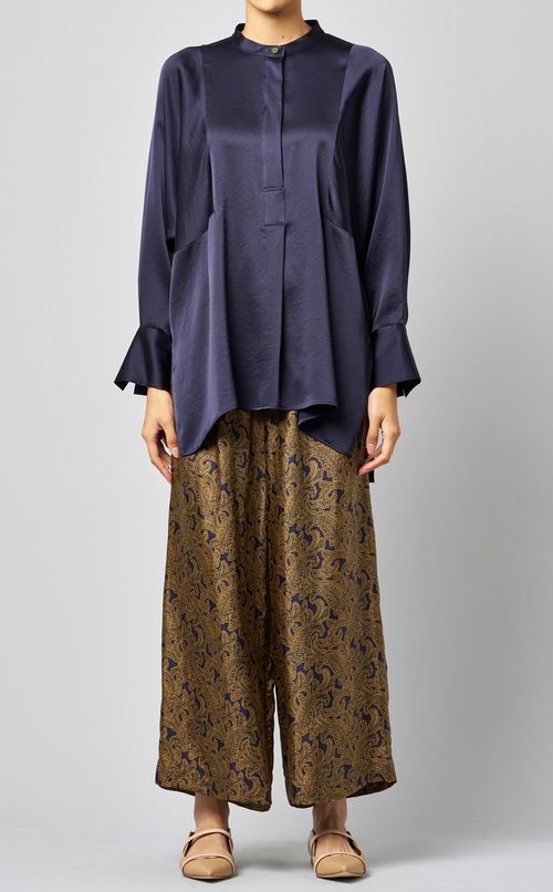 サテンボリュームプルオーバーブラウス