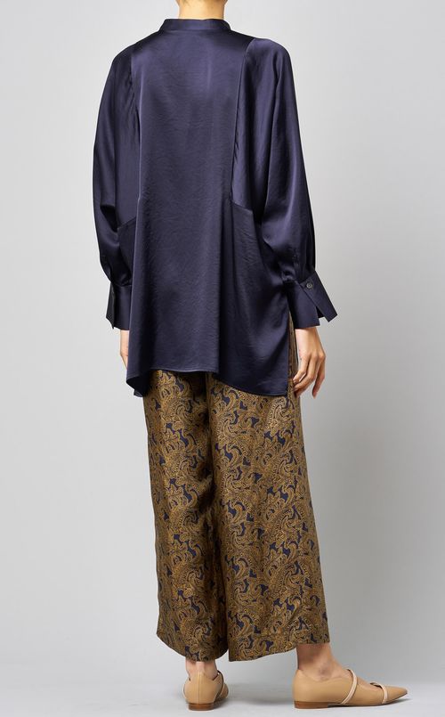 サテンボリュームプルオーバーブラウス