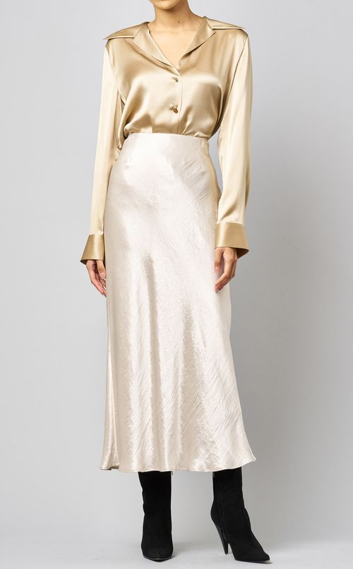 サテンナローロングスカート