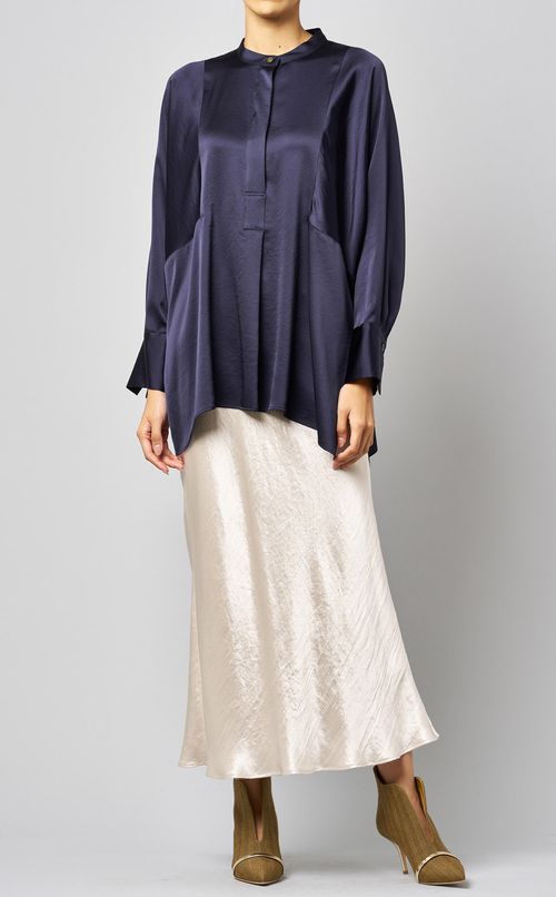 サテンナローロングスカート