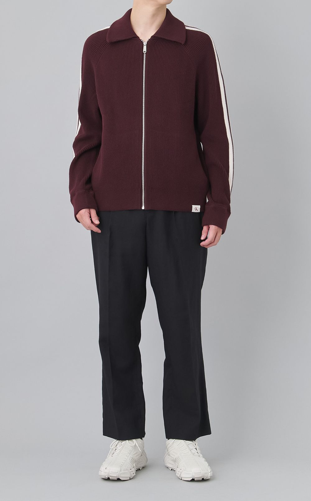 衿付きジップアップニット