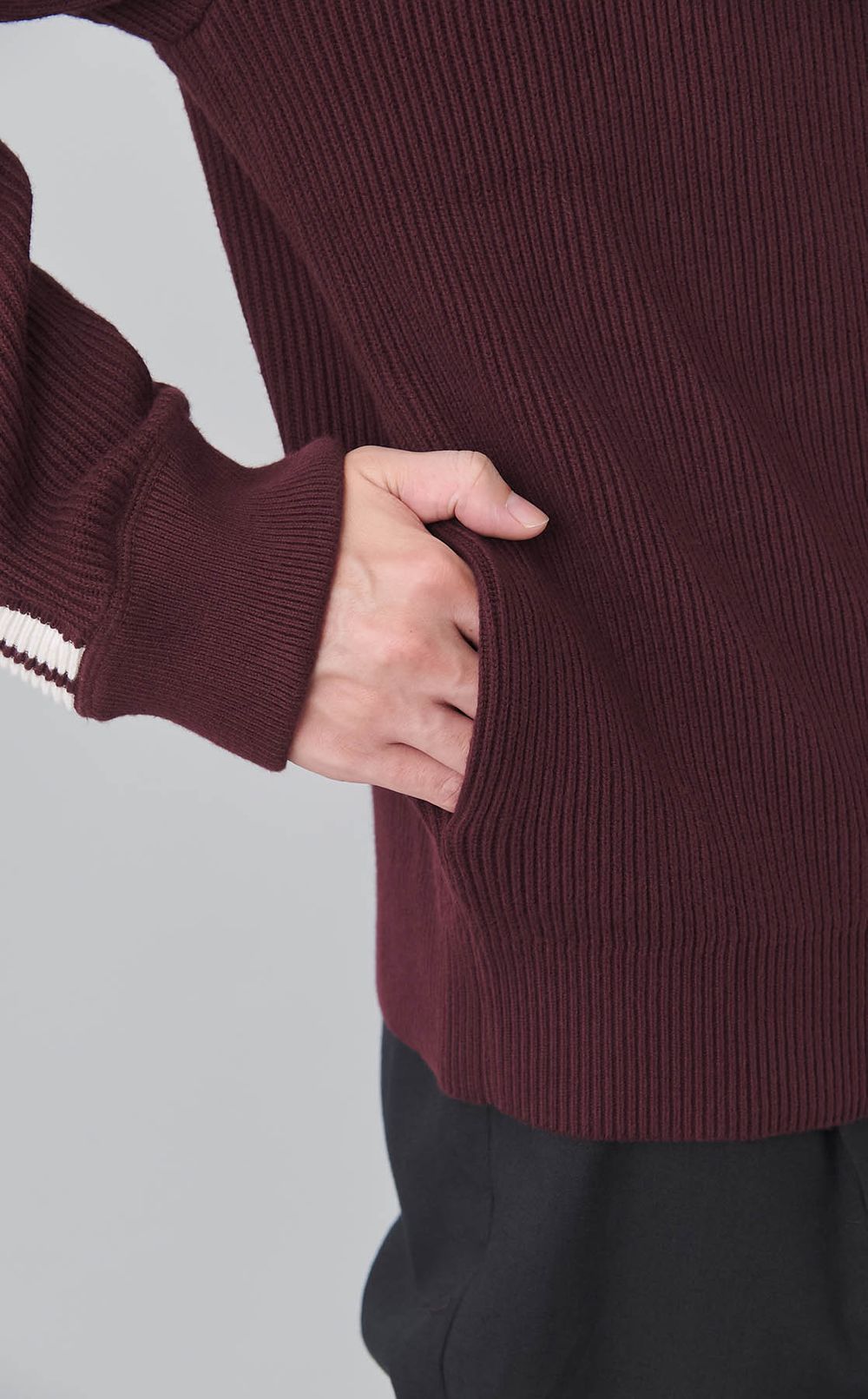 衿付きジップアップニット