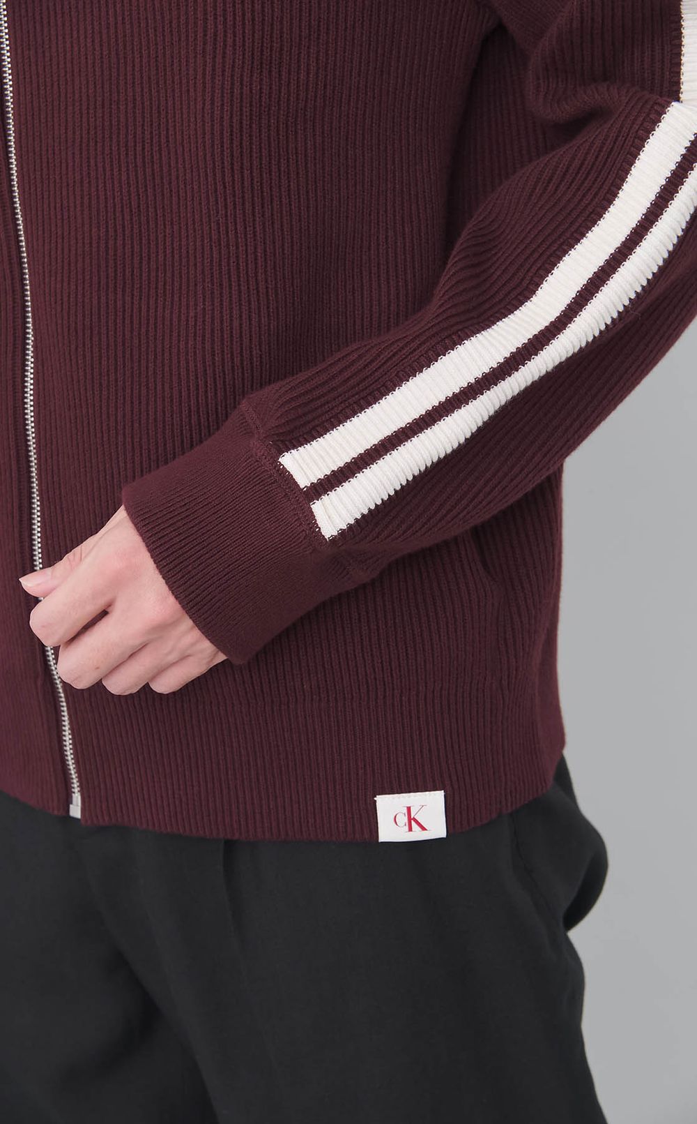 衿付きジップアップニット