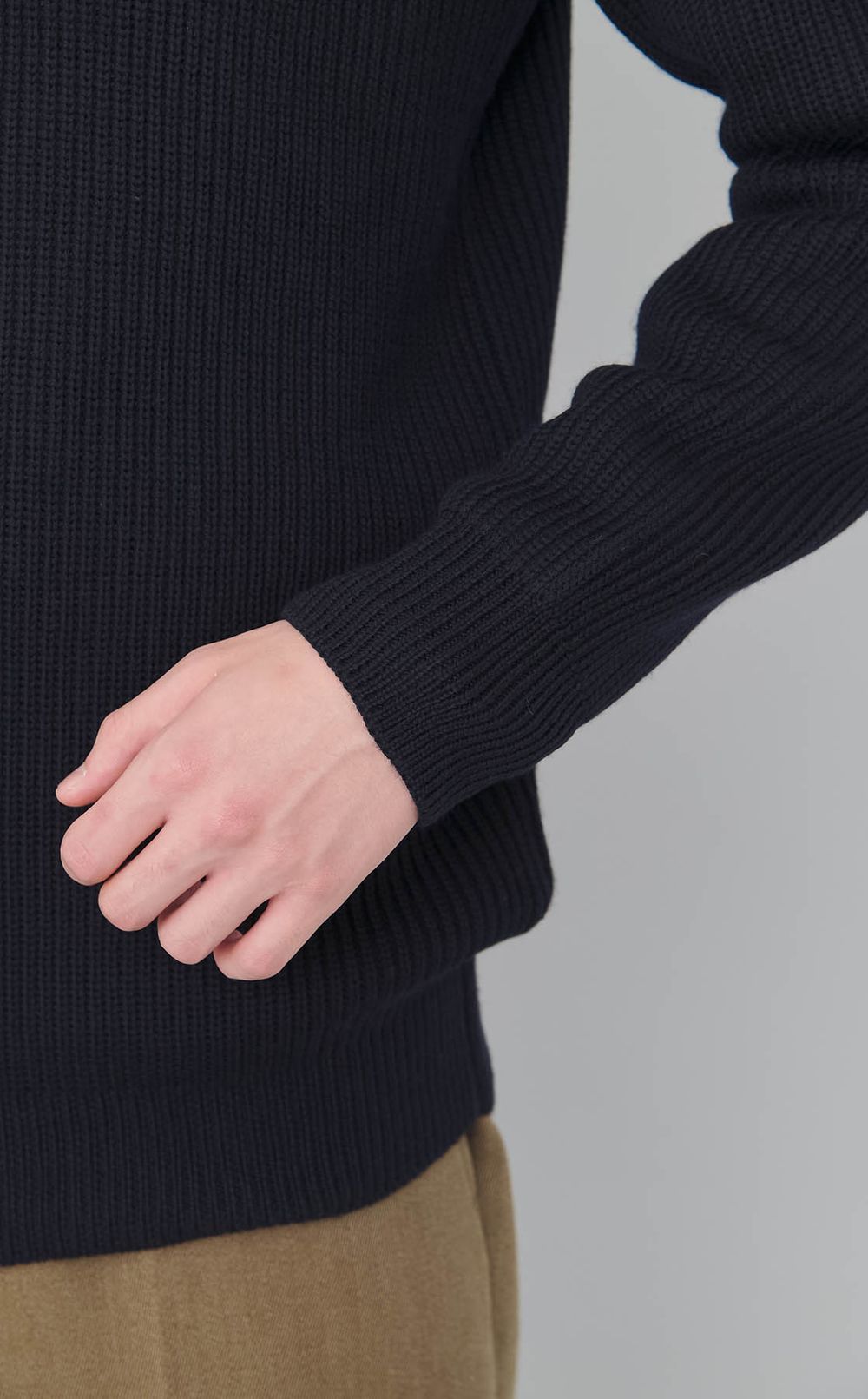 Vネックチルデンニット