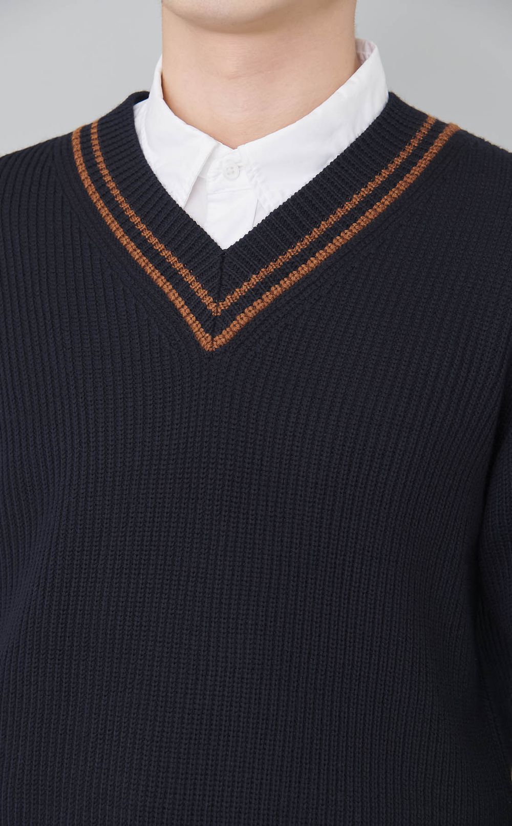 Vネックチルデンニット