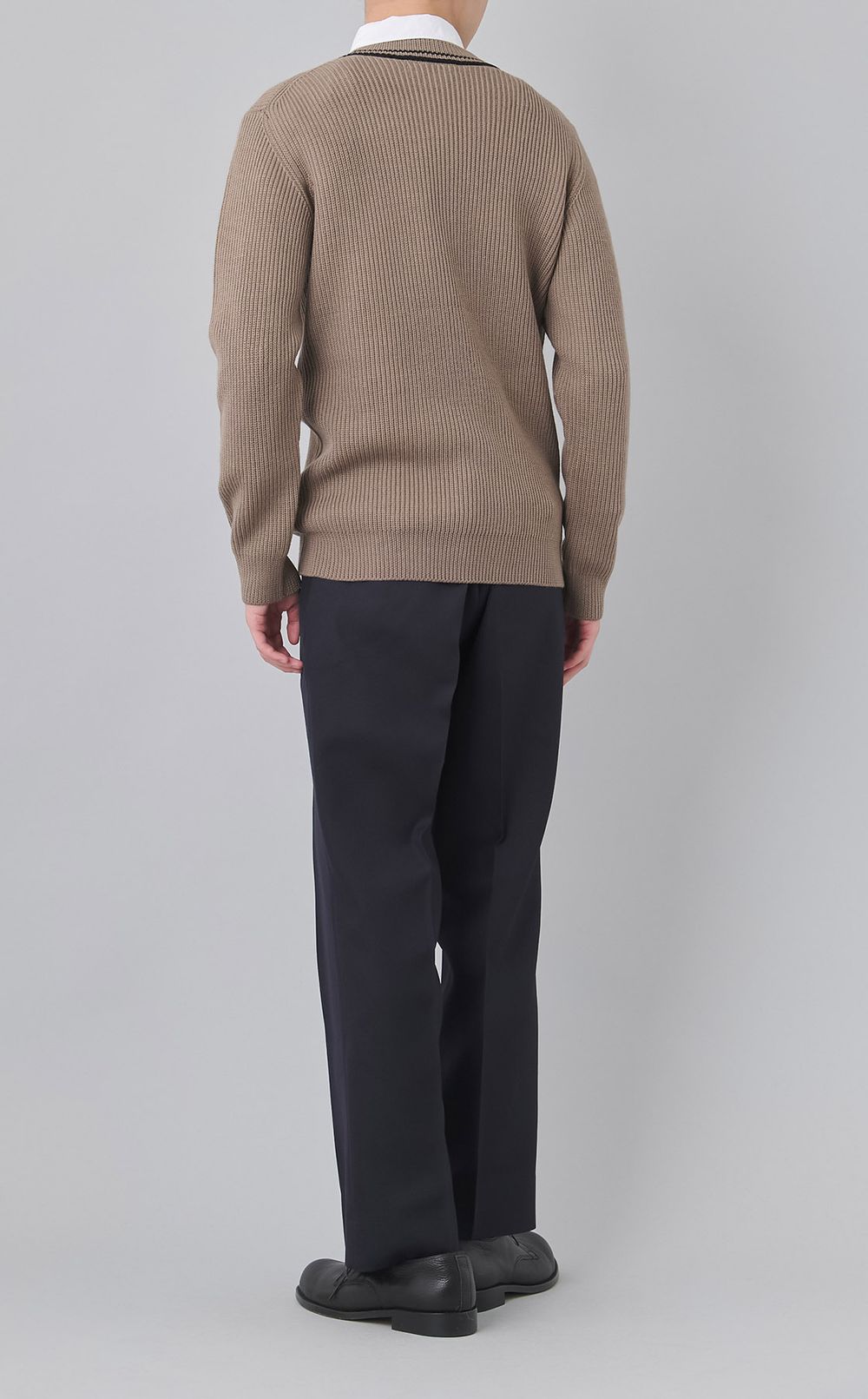 Vネックチルデンニット