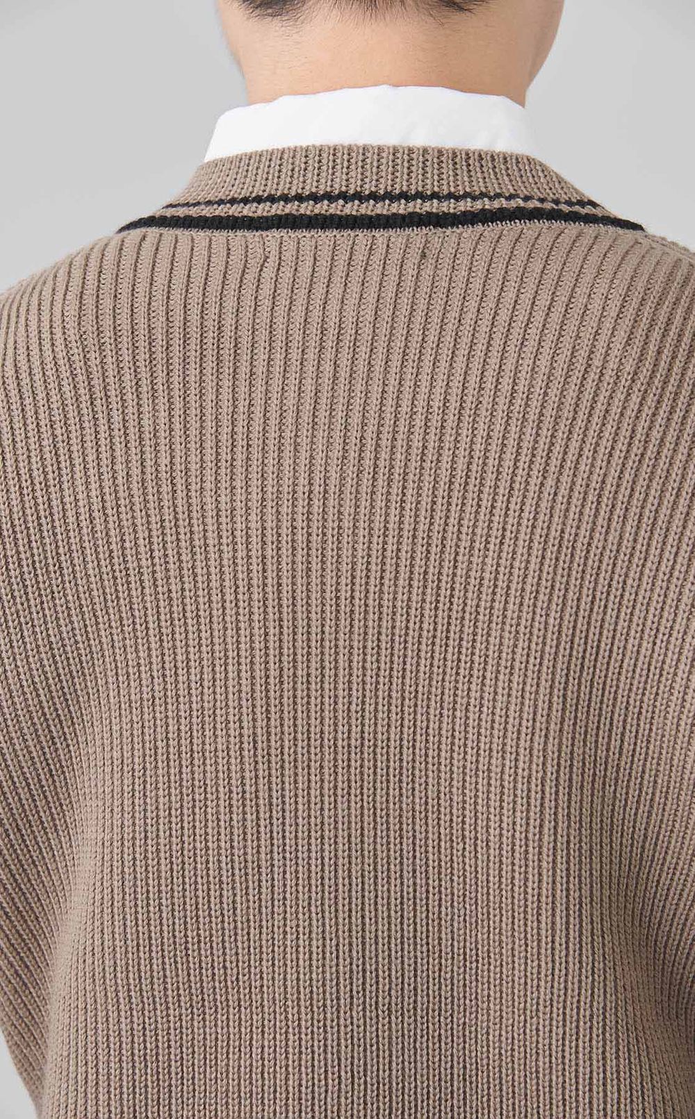 Vネックチルデンニット