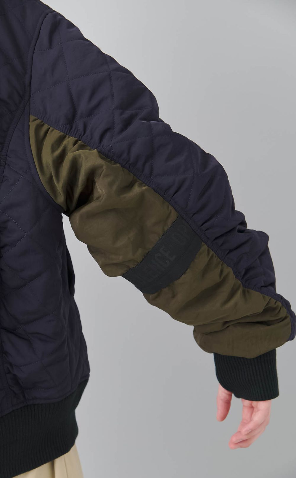 キルティングボンバージャケット