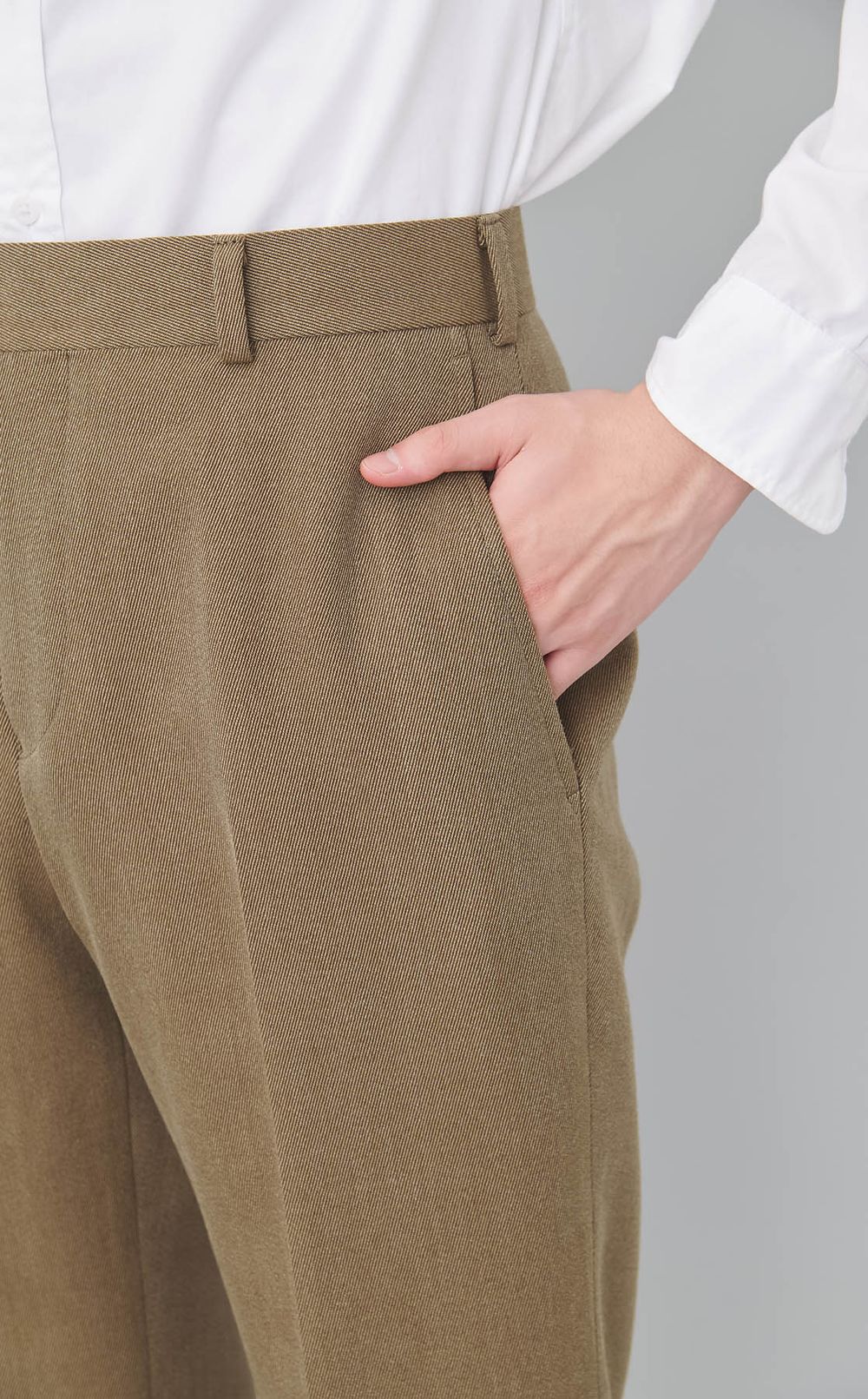 ウールコバートツイルスラックス