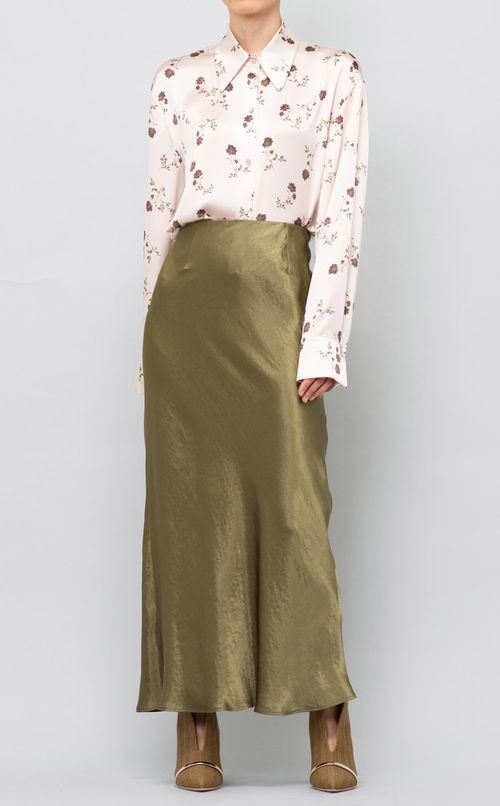 サテンナローロングスカート